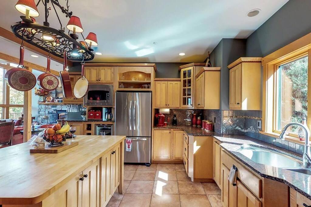 The Glen House -9 Bdrm Estate Sleep 26 Movie Theater,Pool,Golf,Ski Ньюрі Екстер'єр фото