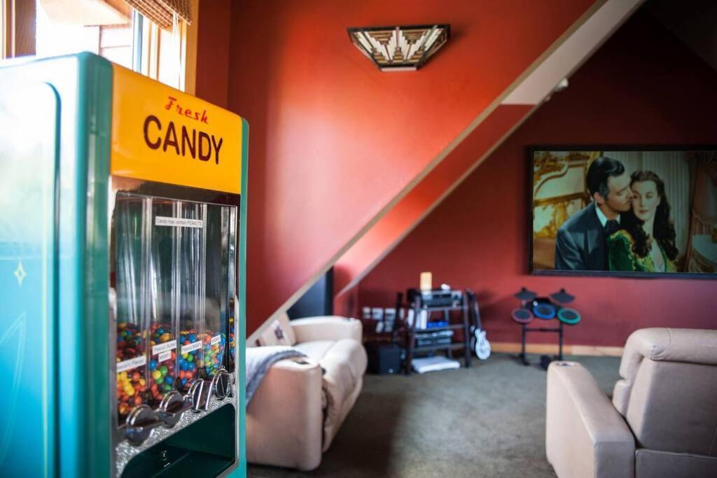 The Glen House -9 Bdrm Estate Sleep 26 Movie Theater,Pool,Golf,Ski Ньюрі Екстер'єр фото